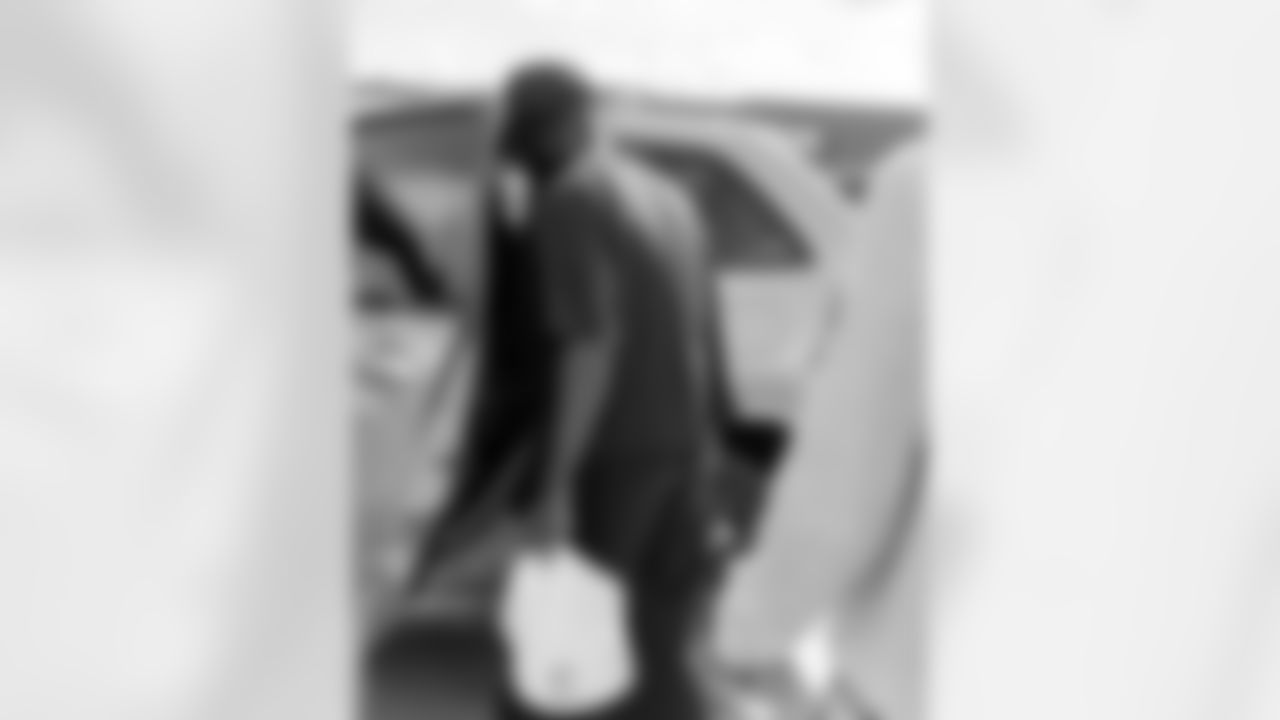 Chris Olave and The Olave Family Foundation volunteered with Lighthouse Nola and Second Harvest Food Bank for their Thanksgiving turkey drive through on Nov. 25, 2025.