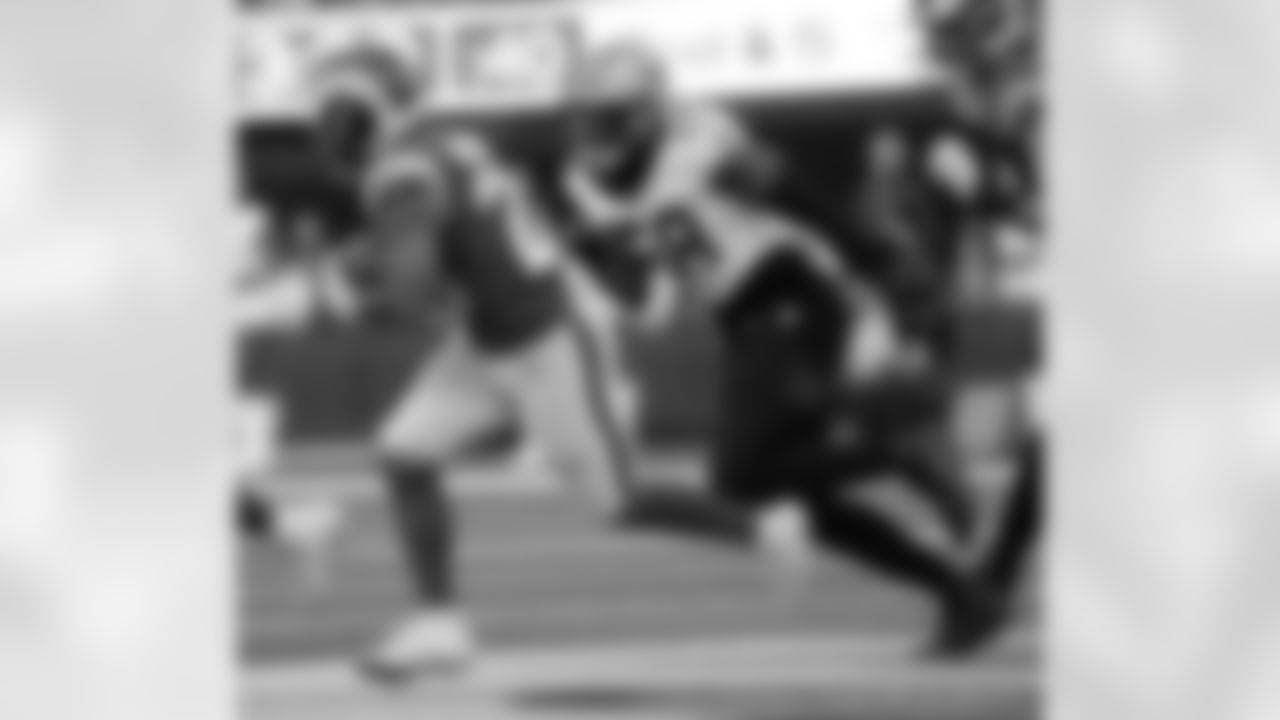 Check out the game action photos from the New Orleans Saints game against the Los Angeles Rams for Week 9 of the 2025 NFL season on Nov. 2, 2025 at SoFi Stadium.