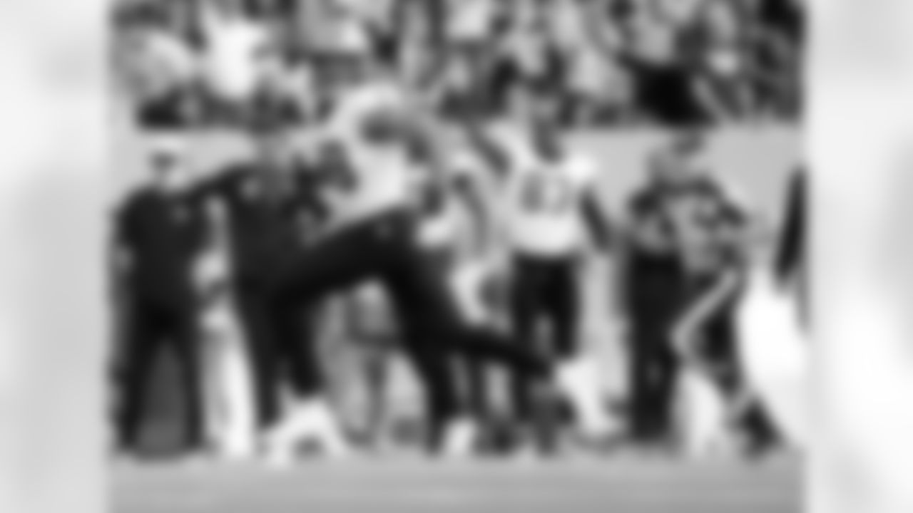 Check out the game action photos from the New Orleans Saints game against the Tennessee Titans for Week 17 of the 2025 NFL season on Dec. 28, 2025 at Nissan Stadium.