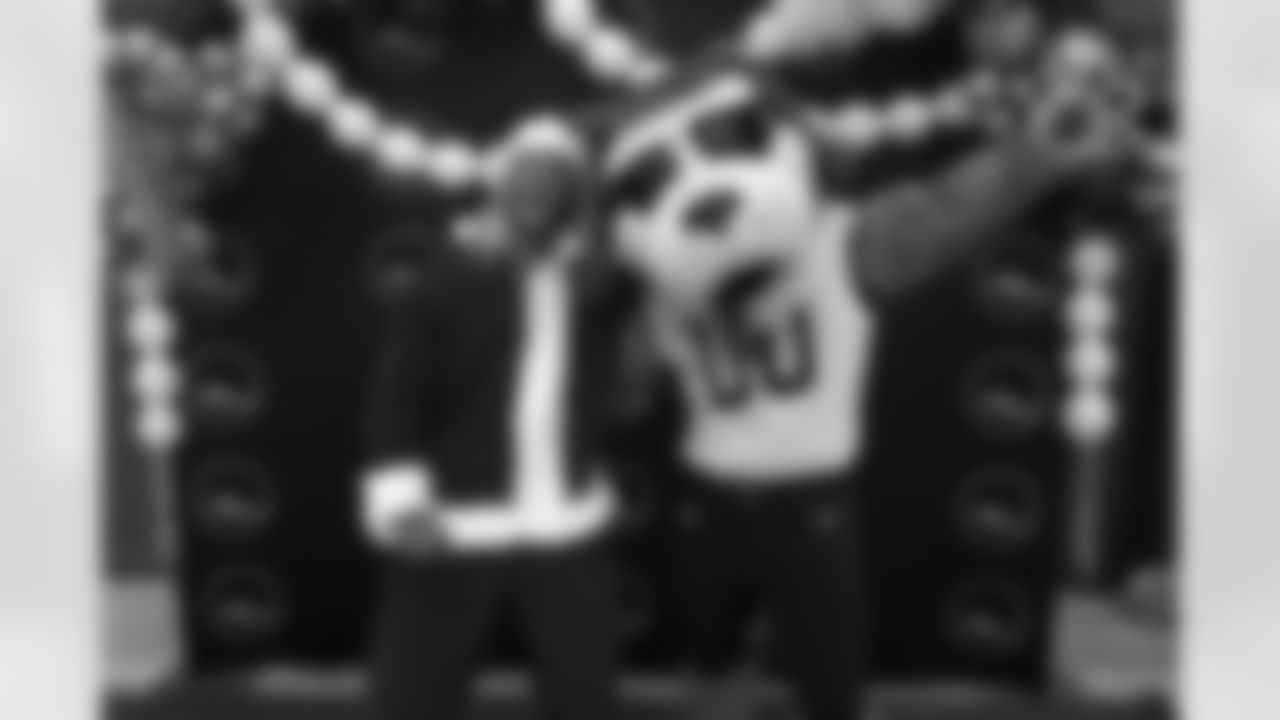 New Orleans Saints safety Justin Reid and his foundation JReid InDeed hosted his "Just-In-Time for the Holidays" community event at the Giving Hope Community Center. Reid spent the evening giving back to local families, spreading holiday cheer and supporting the community through gifts and engagement ahead of the holiday season.