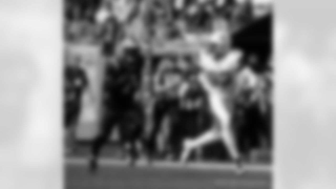 Check out the game action photos from the New Orleans Saints game against the Carolina Panthers for Week 10 of the 2025 NFL season on Nov. 9, 2025 at Bank of America Stadium.