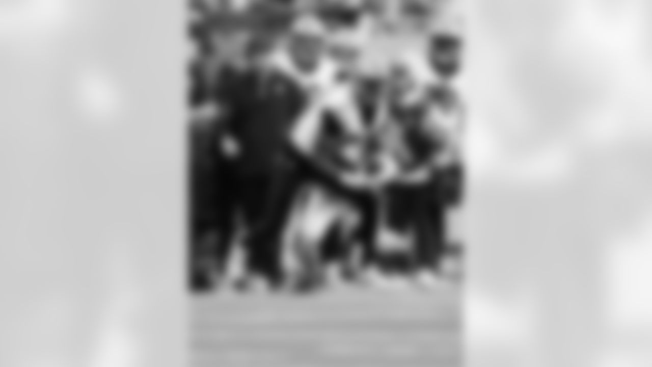 Check out the game action photos from the New Orleans Saints game against the Tennessee Titans for Week 17 of the 2025 NFL season on Dec. 28, 2025 at Nissan Stadium.