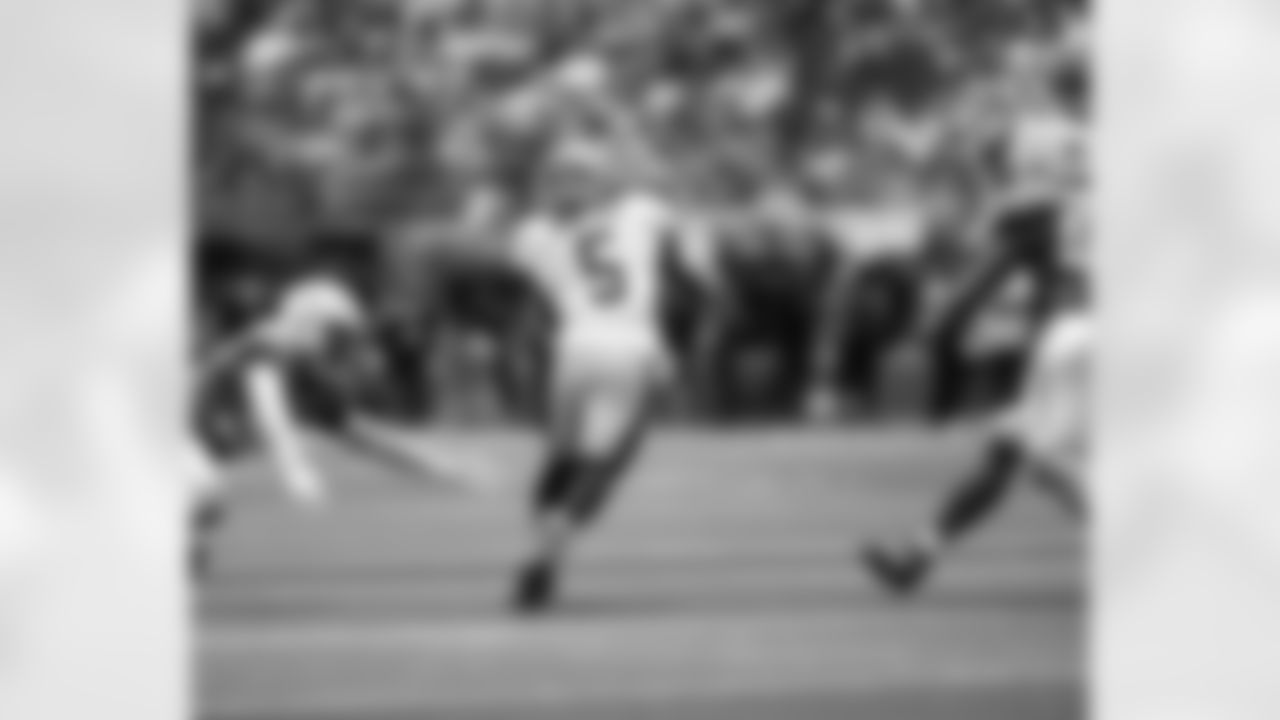 Check out the game action photos from the New Orleans Saints game against the Los Angeles Chargers in Week 1 of the 2025 NFL preseason.