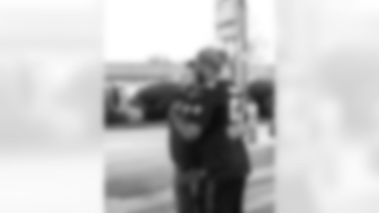 New Orleans Saints defensive end Cameron Jordan teamed up with Southern Quality Ford to provide random acts of kindness throughout the city on December 22, 2025. Jordan shared Rouses Markets gift cards with holiday shoppers, filled tanks for local fans at Chevron gas stations, and treated customers to oil changes at Southern Quality Ford.