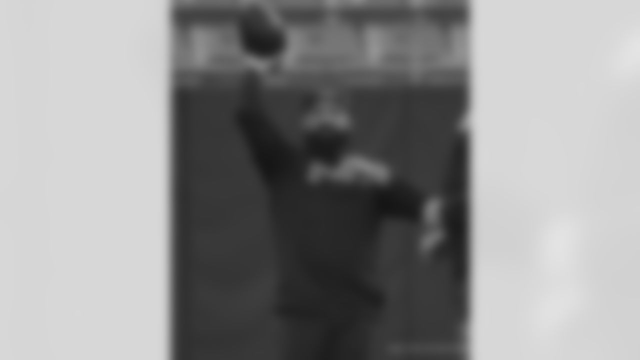 Check out the pregame photos from the New Orleans Saints game against the Carolina Panthers for Week 10 of the 2025 NFL season on Nov. 9, 2025 at Bank of America Stadium.