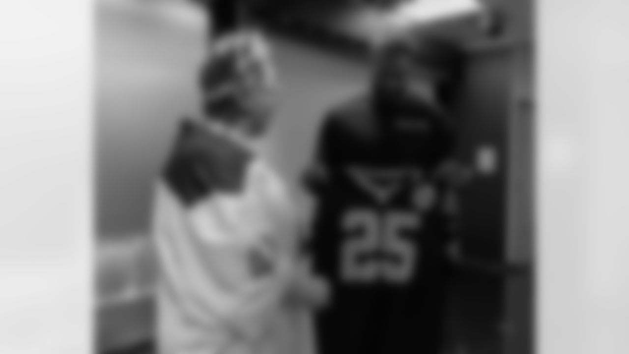 New Orleans Saints defensive end Cam Jordan surprised Angela "Mrs. Big O" Austin, our 2025 Saints Fan of the Year at the Ochsner Sports Performance Center. Angela will represent Saints fans at Super Bowl LX in San Francisco.