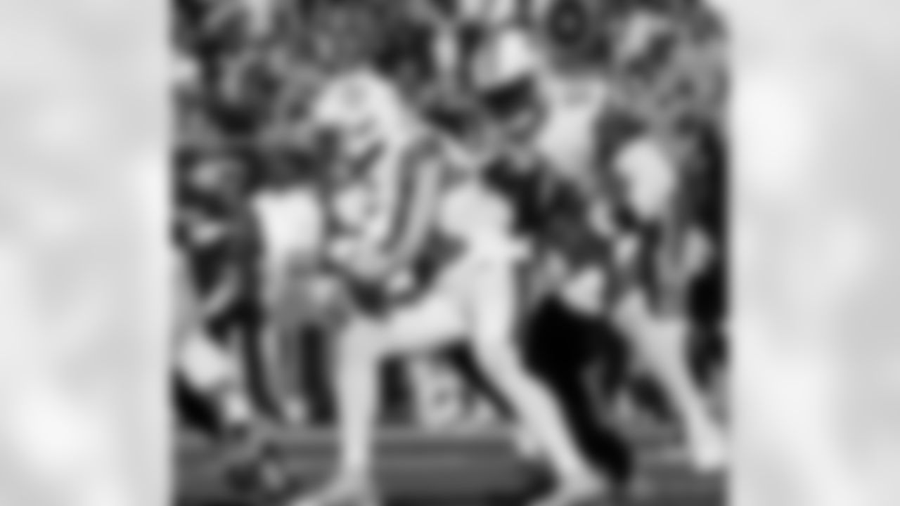 Check out the game action photos from the New Orleans Saints game against the Carolina Panthers for Week 10 of the 2025 NFL season on Nov. 9, 2025 at Bank of America Stadium.