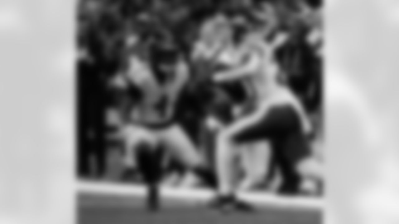 Check out the game action photos from the New Orleans Saints game against the New York Jets for Week 16 of the 2025 NFL season on Dec. 21, 2025 at the Caesars Superdome.