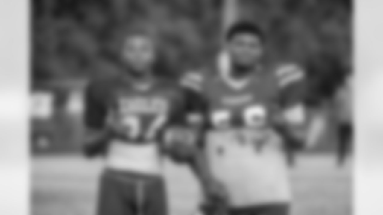 The New Orleans Saints honor Clifford Paul of Jeanerette High School our latest High School Coach of the Week. Clifford Paul is entering his 5th season as the head coach for the Jeanerette Tigers. This season the Tigers have improved on the momentum from last year, and are currently 8-2 having just beat St. John 36-2. This win helped Coach Paul and the Tigers to secure the #5 ranked position in Division IV Non-Select and will be facing #28 West St. John in the first round.