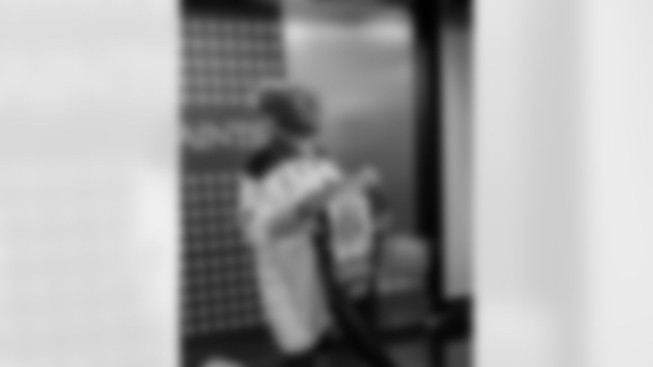 New Orleans Saints defensive end Cam Jordan surprised Angela "Mrs. Big O" Austin, our 2025 Saints Fan of the Year at the Ochsner Sports Performance Center. Angela will represent Saints fans at Super Bowl LX in San Francisco.