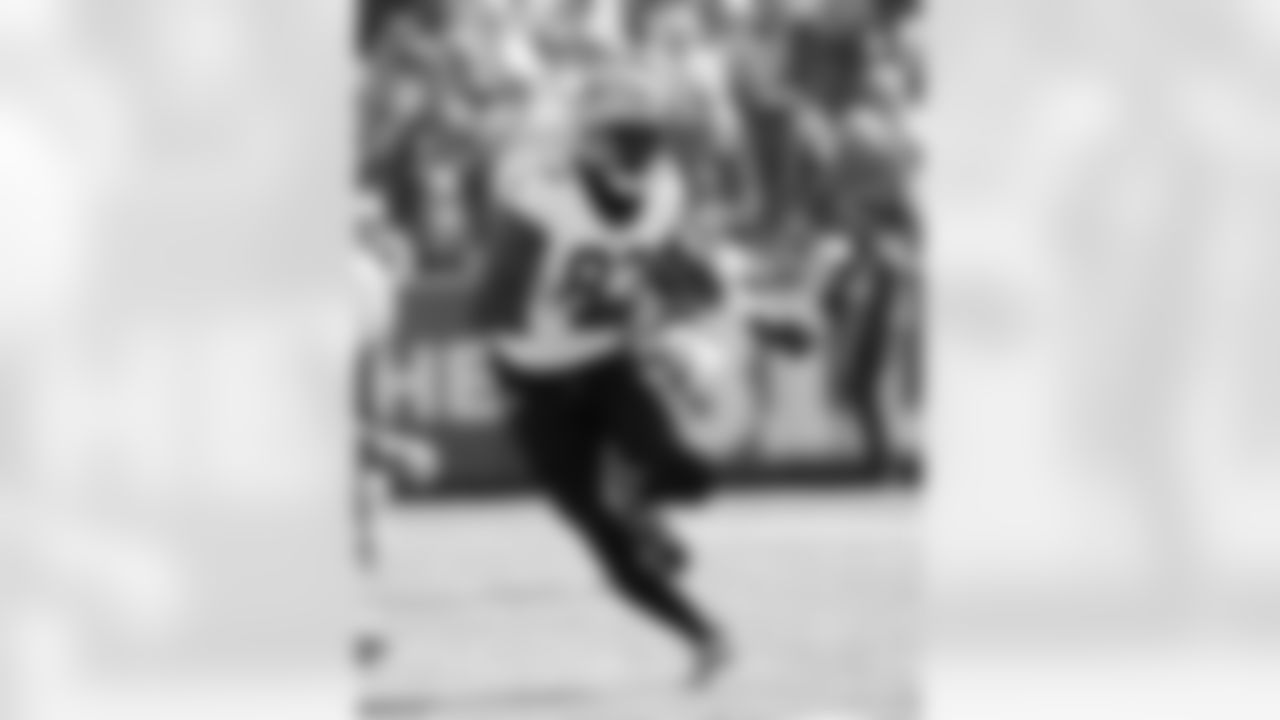 TE Juwan Johnson (83) runs during the New Orleans Saints game against the Buffalo Bills for Week 4 of the 2025 NFL Season on Sept. 28, 2025 at Highmark Stadium.