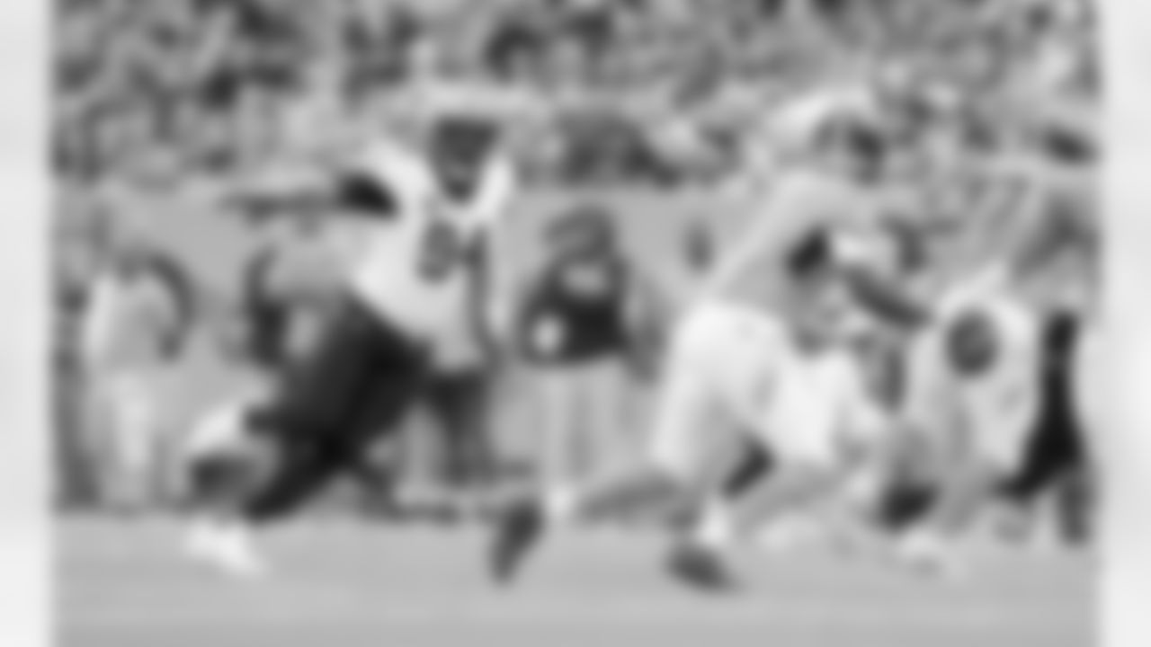 Check out the game action photos from the New Orleans Saints game against the Tennessee Titans for Week 17 of the 2025 NFL season on Dec. 28, 2025 at Nissan Stadium.