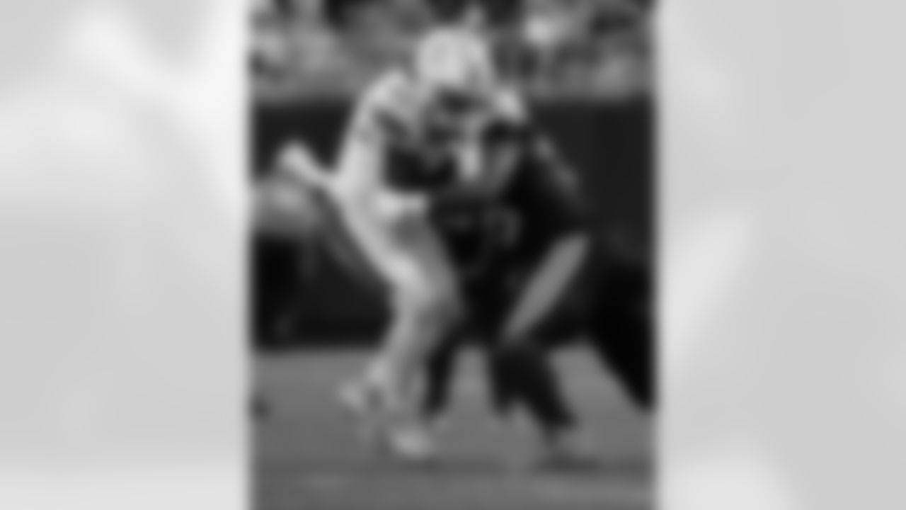 Check out the game action photos from the New Orleans Saints game against the Carolina Panthers for Week 10 of the 2025 NFL season on Nov. 9, 2025 at Bank of America Stadium.