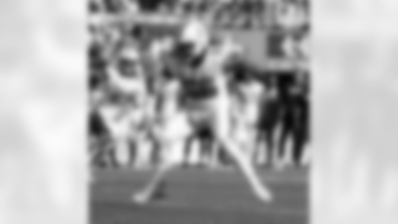 LB Demario Davis (56) in action during the New Orleans Saints game against the Carolina Panthers for Week 10 of the 2025 NFL season on Nov. 9, 2025 at Bank of America  Stadium.