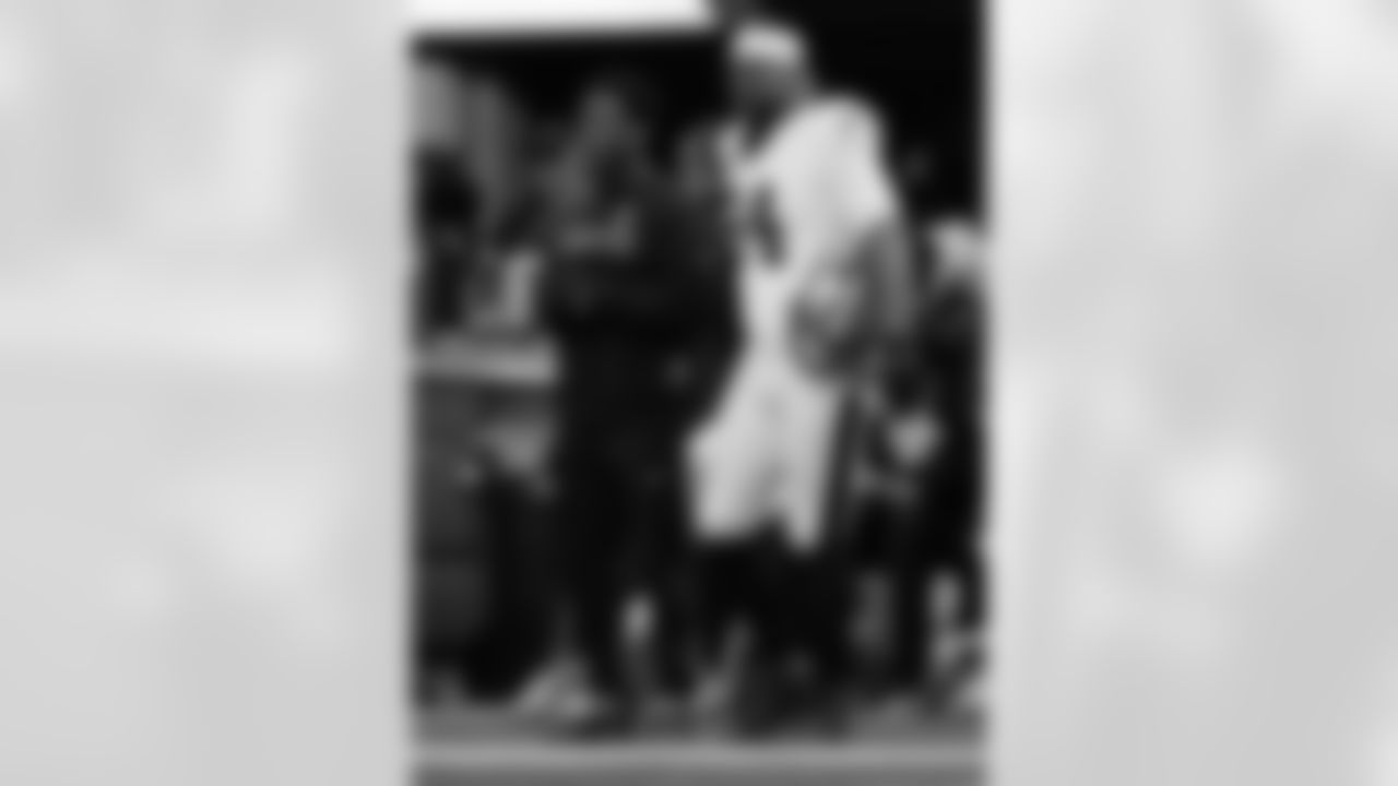 Check out the game action photos from the New Orleans Saints game against the Atlanta Falcons for Week 18 of the 2025 NFL season on Jan. 4, 2026 at Mercedes-Benz Stadium.