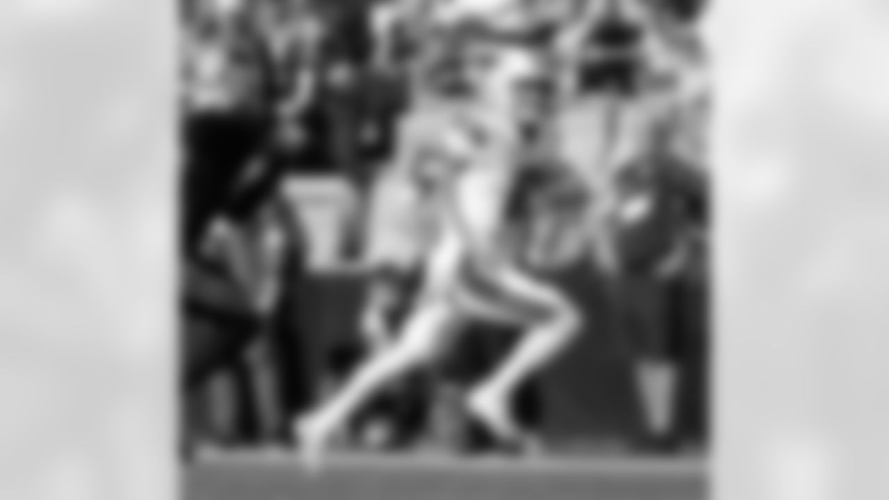 QB Tyler Shough (6) runs with the ball during the New Orleans Saints game against the Carolina Panthers for Week 15 of the 2025 NFL season on Dec. 14, 2025 at the Caesars Superdome.