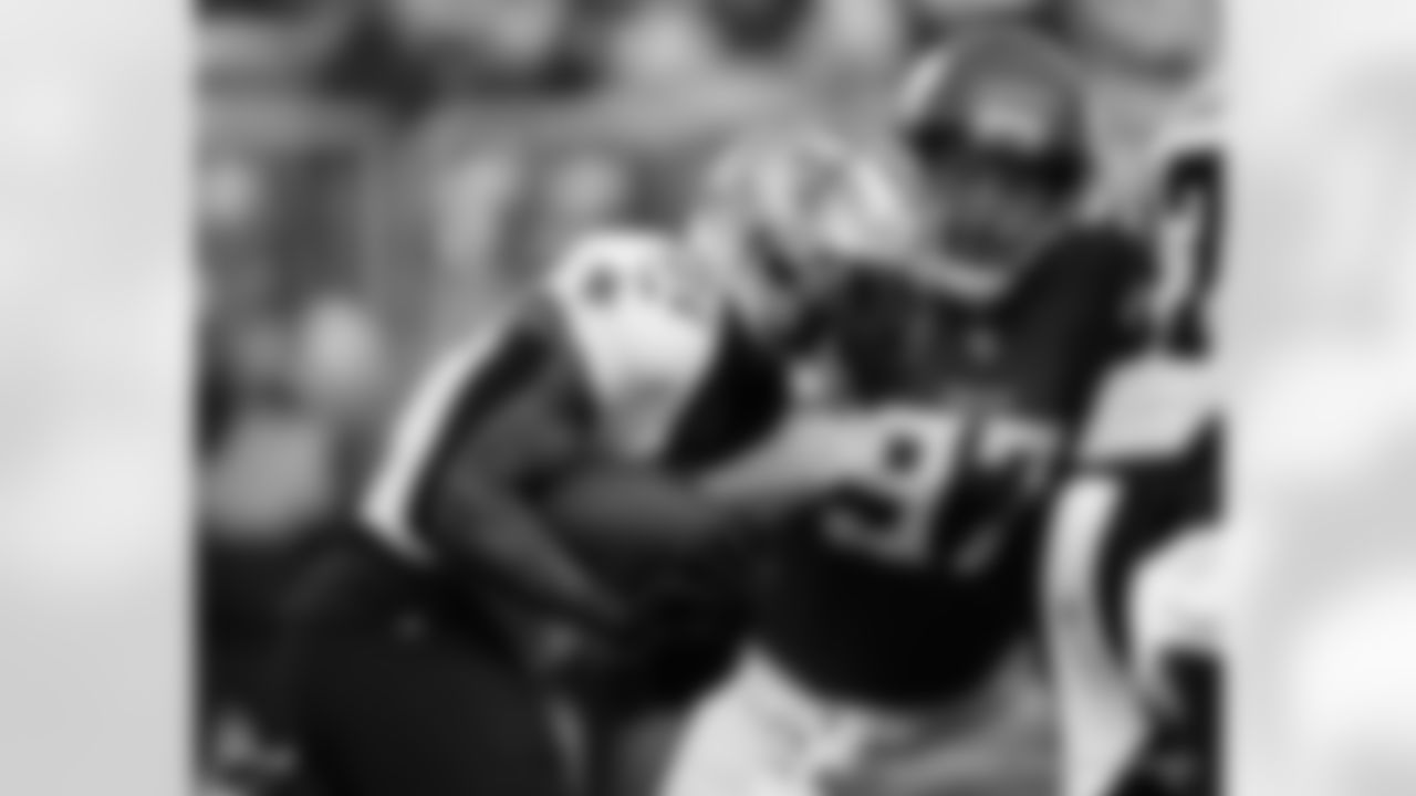 Check out the game action shots from the New Orleans Saints game against the Minnesota Vikings in Week 10 of the 2023 NFL season.