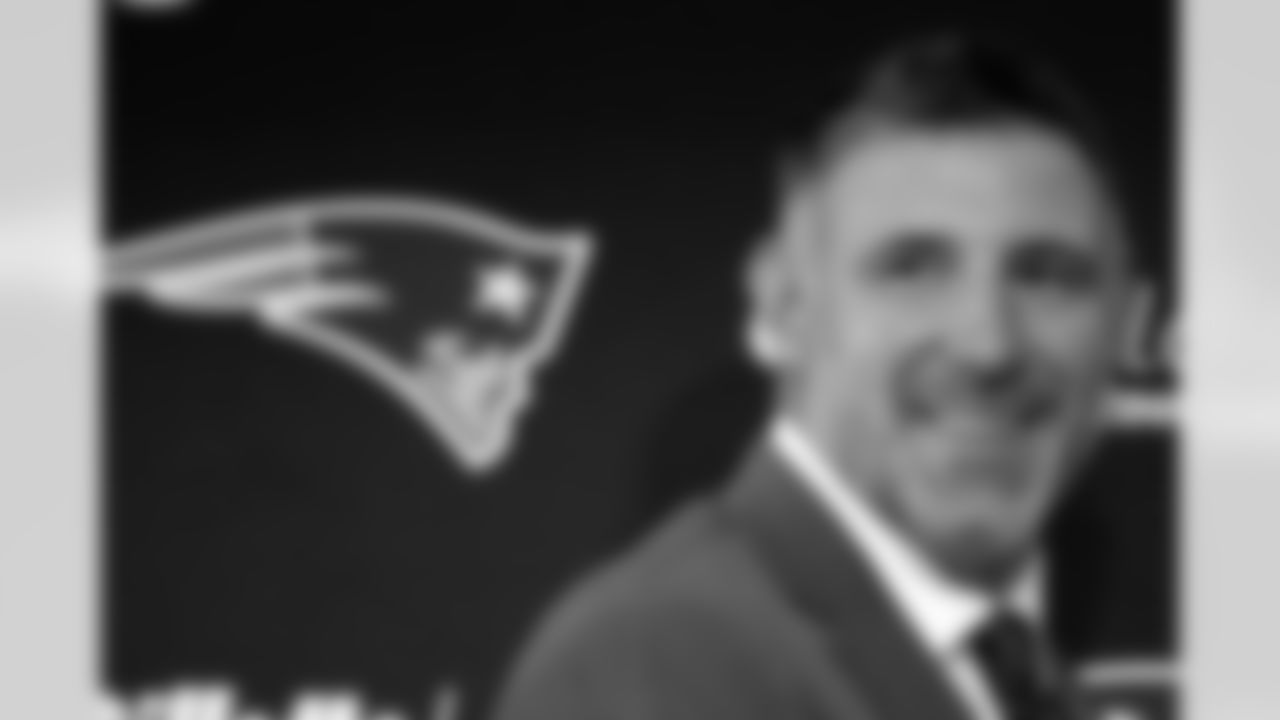 Week 6 vs. New England Patriots head coach Mike Vrabel | Oct. 12, 2025