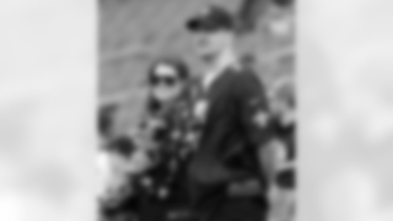 Check out the best fan photos during the New Orleans Saints game against the Tennessee Titans for Week 17 of the 2025 NFL season on Dec. 28, 2025, at Nissan Stadium.