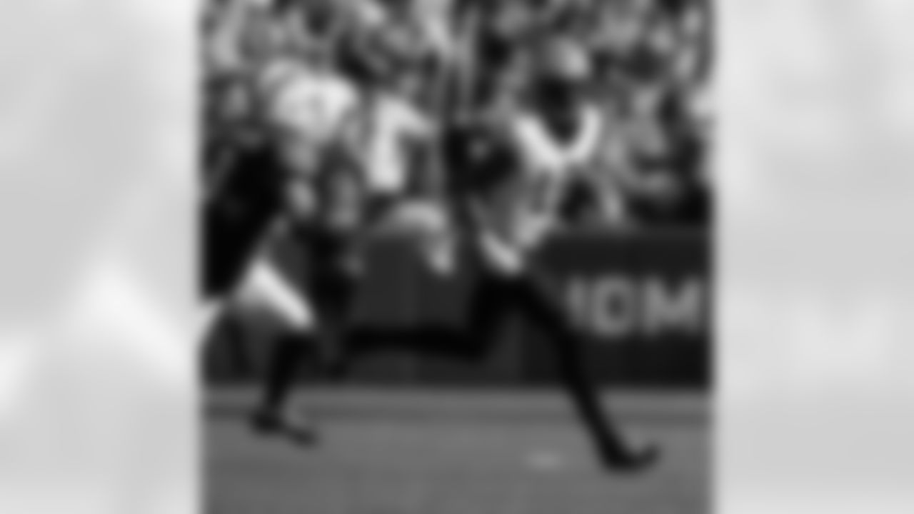 WR Chris Olave (12) runs with the ball during the New Orleans Saints game against the Buffalo Bills for Week 4 of the 2025 NFL Season on Sept. 28, 2025 at Highmark Stadium.