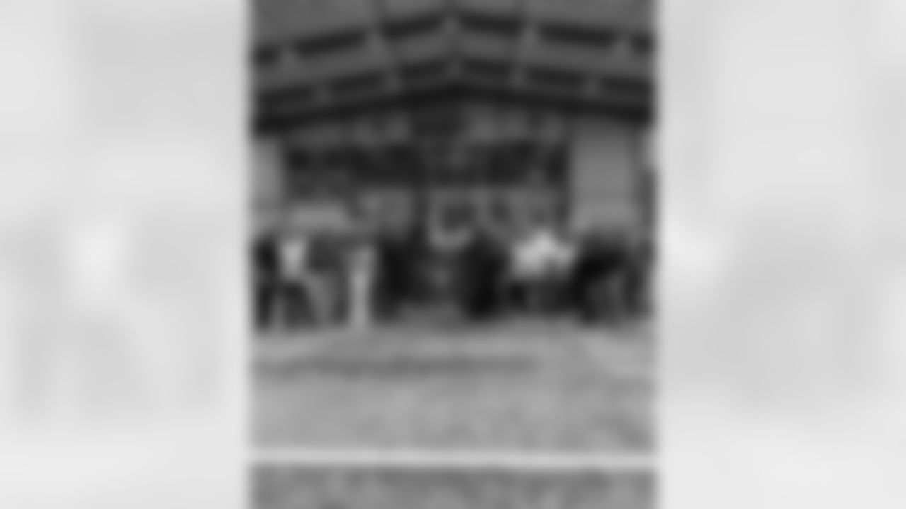 New Orleans Saints head coach Kellen Moore and Saints players welcomed the Paris Musketeers to the Ochsner Sports Performance Center on Saturday, November 22, 2025.