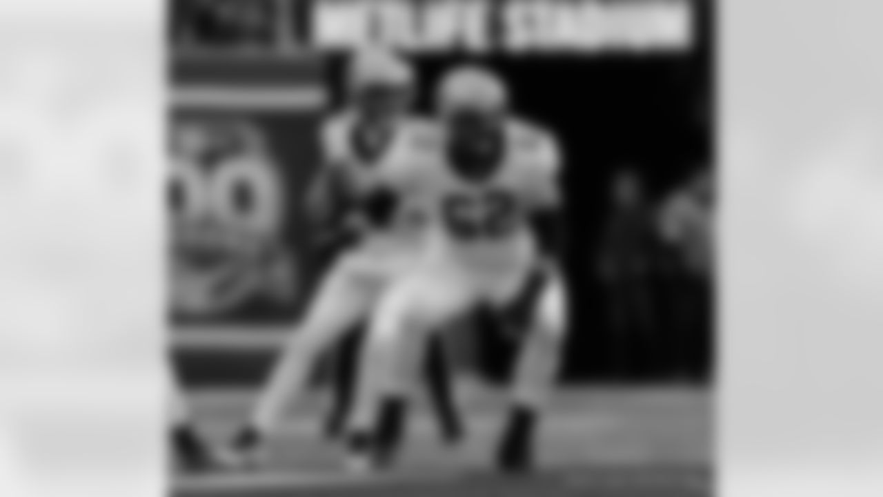 QB Derek Carr (4) looks to throw the ball during the New Orleans Saints game against the New York Giants for Week 14 of the 2024 NFL Season on Dec. 8, 2024 at MetLife Stadium.
