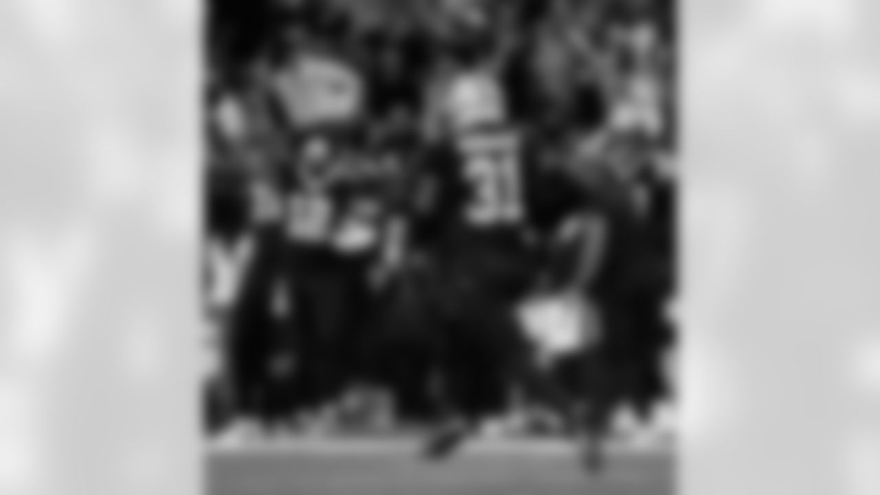 Check out the game action photos from the New Orleans Saints game against the New York Giants for Week 5 of the 2025 NFL season on Oct. 5, 2025 at Caesars Superdome.
