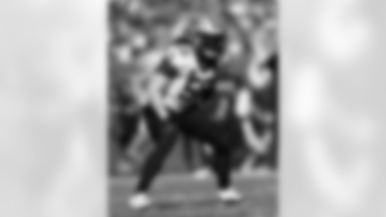 LB Demario Davis (56) in action during the New Orleans Saints game against the Tampa Bay Buccaneers for Week 18 of the 2024 NFL Season on Jan. 5, 2025 at Raymond James Stadium.