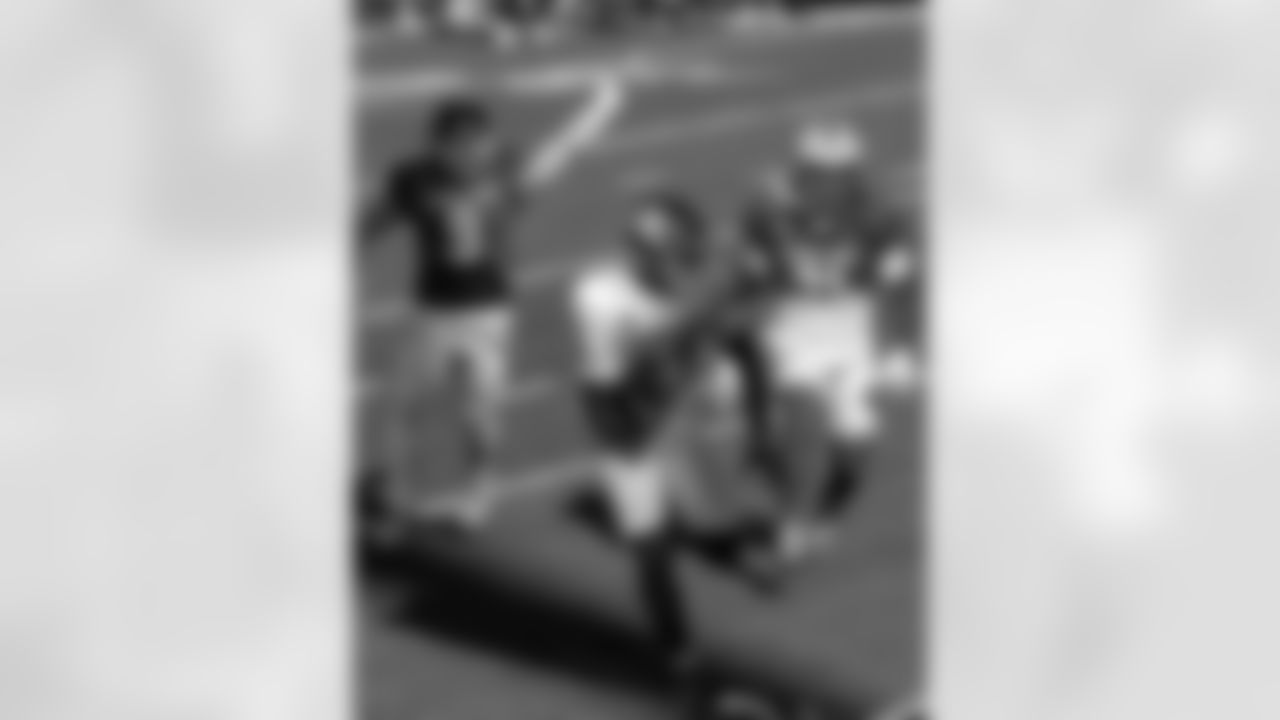 Check out photos from Day 3 of practices at the 2026 Panini Senior Bowl in Mobile, Ala. on Thursday, Jan. 30, featuring top NFL Draft prospects. Associate Head Coach and Running Backs Coach Joel Thomas, Quarterbacks Coach Scott Tolzien, Linebackers Coach Peter Sirmon, Assistant Special Teams Coach Kyle Wilber, Assistant Defensive Backs Coach Robert Blanton, and Assistant to the Head Coach Mike Martinez continue working with players.