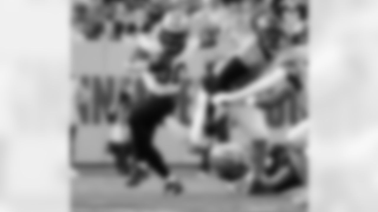 Check out the game action photos from the New Orleans Saints game against the Tennessee Titans for Week 17 of the 2025 NFL season on Dec. 28, 2025 at Nissan Stadium.