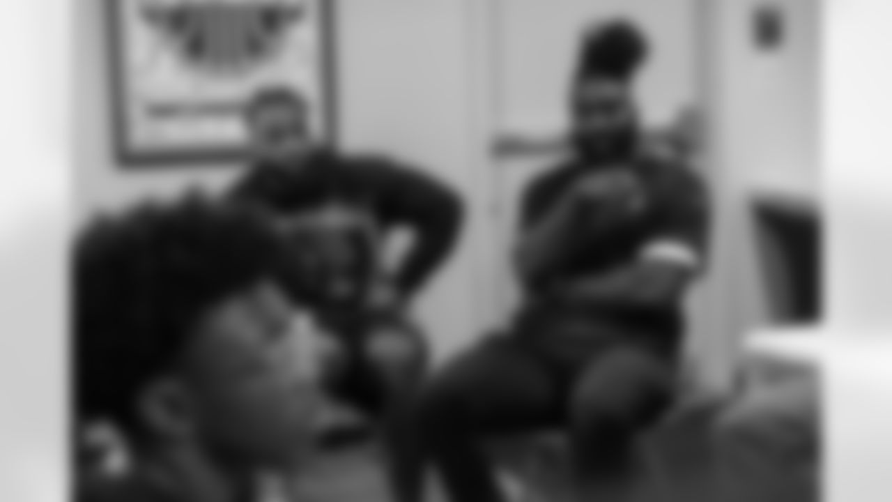 New Orleans Saints linebacker Demario Davis wrapped up his six-week Devoted Dreamers Foundation program at 18th Ward, honoring participants with certificates and gift bags. Fellow teammates Jaylan Ford and Isaiah Stalbird joined to share their journeys and inspire the next generation of leaders.