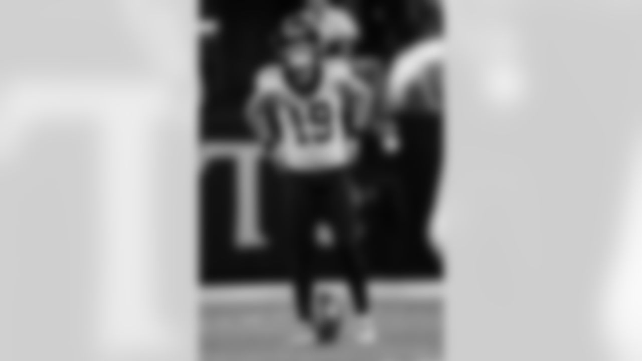 Check out the game action photos from the New Orleans Saints game against the Arizona Cardinals for Week 1 of the 2025 NFL Season on Sept. 7, 2025 at Caesars Superdome.