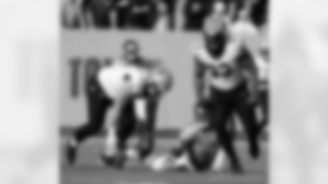 Check out the game action photos from the New Orleans Saints game against the Tennessee Titans for Week 17 of the 2025 NFL season on Dec. 28, 2025 at Nissan Stadium.