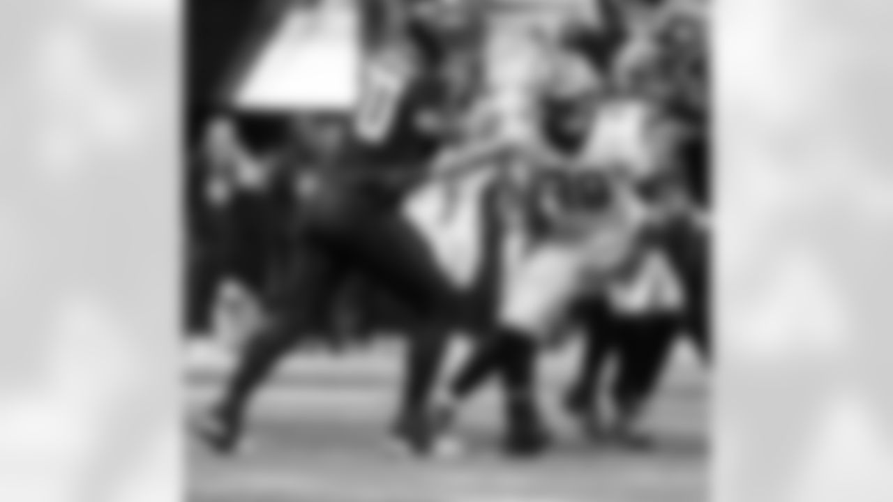 Check out the game action photos from the New Orleans Saints game against the Atlanta Falcons for Week 18 of the 2025 NFL season on Jan. 4, 2026 at Mercedes-Benz Stadium.