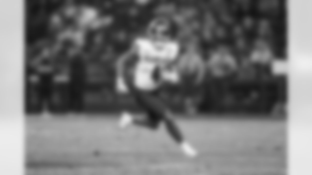 Check out photos of New Orleans Saints 6th round draft pick Devin Neal, running back from Kansas, drafted 184th overall in the 2025 NFL Draft.