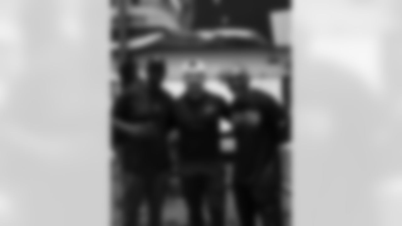 New Orleans Saints and Verizon hosted an MVP community workout with Saints legends Devery Henderson, Garrett Hartley, and Michael Lewis at the Ochsner Sports Performance Center on Wednesday, Nov. 19, 2025.