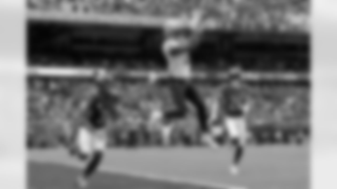 Check out the game action photos from the New Orleans Saints game against the Chicago Bears for Week 7 of the 2025 NFL season on Oct. 19, 2025 at Soldier Field.
