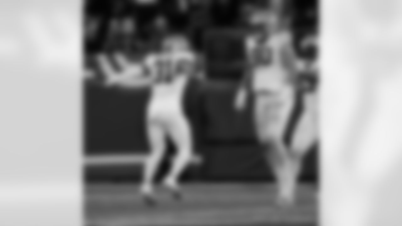 DT Bryan Bresee (90) and team celebrates field goal block during the New Orleans Saints game against the New York Giants for Week 14 of the 2024 NFL Season on Dec. 8, 2024 at MetLife Stadium.