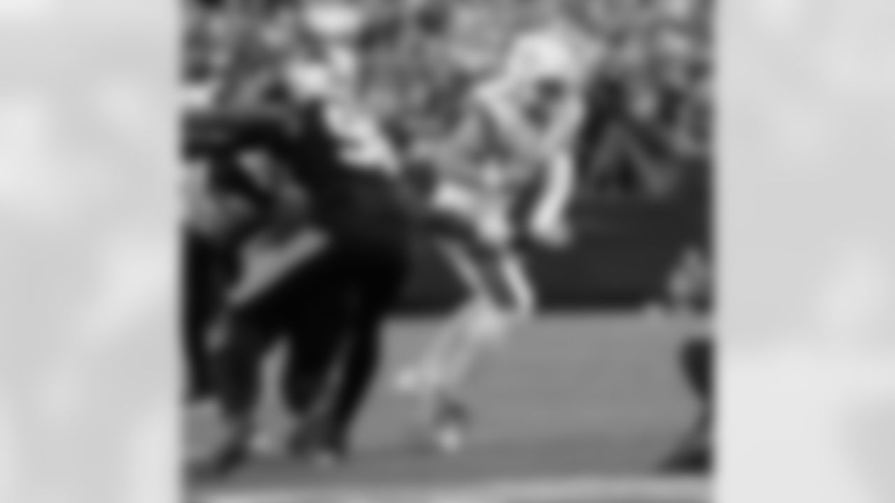 Check out the game action photos from the New Orleans Saints game against the Carolina Panthers for Week 10 of the 2025 NFL season on Nov. 9, 2025 at Bank of America Stadium.