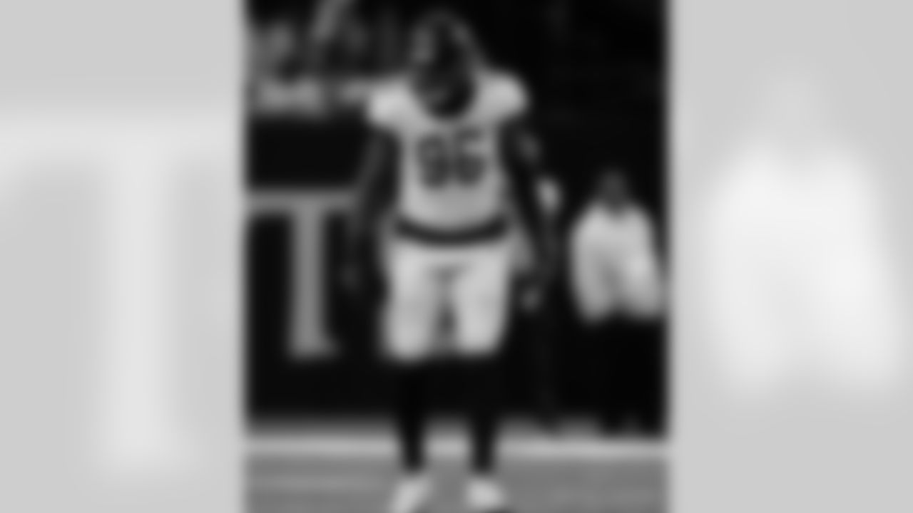 Check out the game action photos from the New Orleans Saints game against the New York Jets for Week 16 of the 2025 NFL season on Dec. 21, 2025 at the Caesars Superdome.