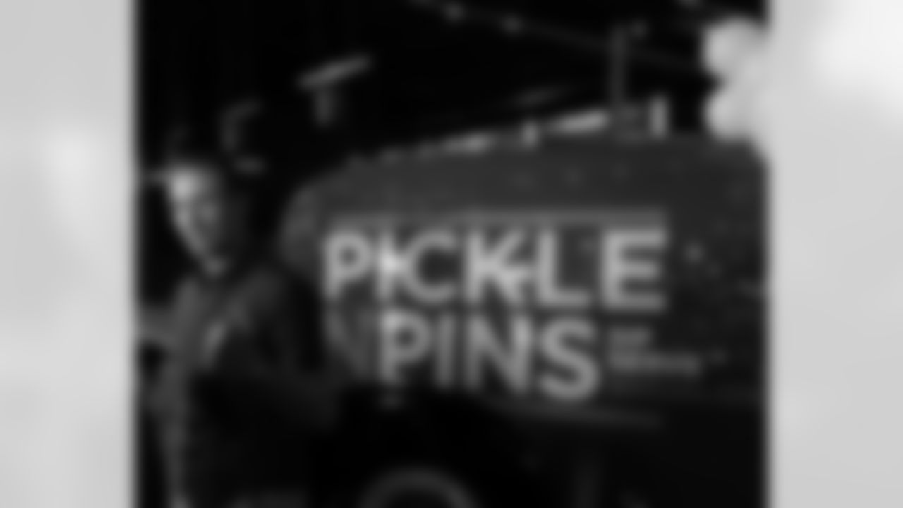 Gallery-Drew-Brees-Pickles-n-pins-photos-grand-opening-33