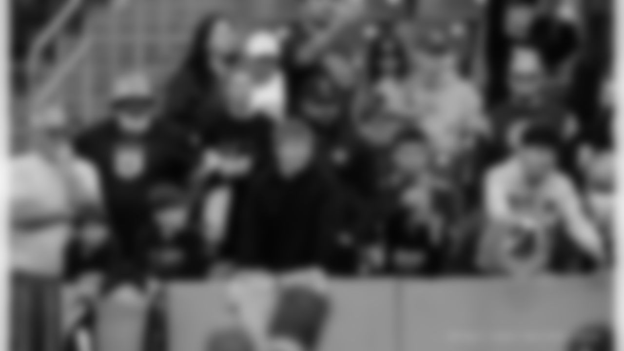 Check out the fan photos from the New Orleans Saints game against the Tennessee Titans for Week 17 of the 2025 NFL season on Dec. 28, 2025 at Nissan Stadium.