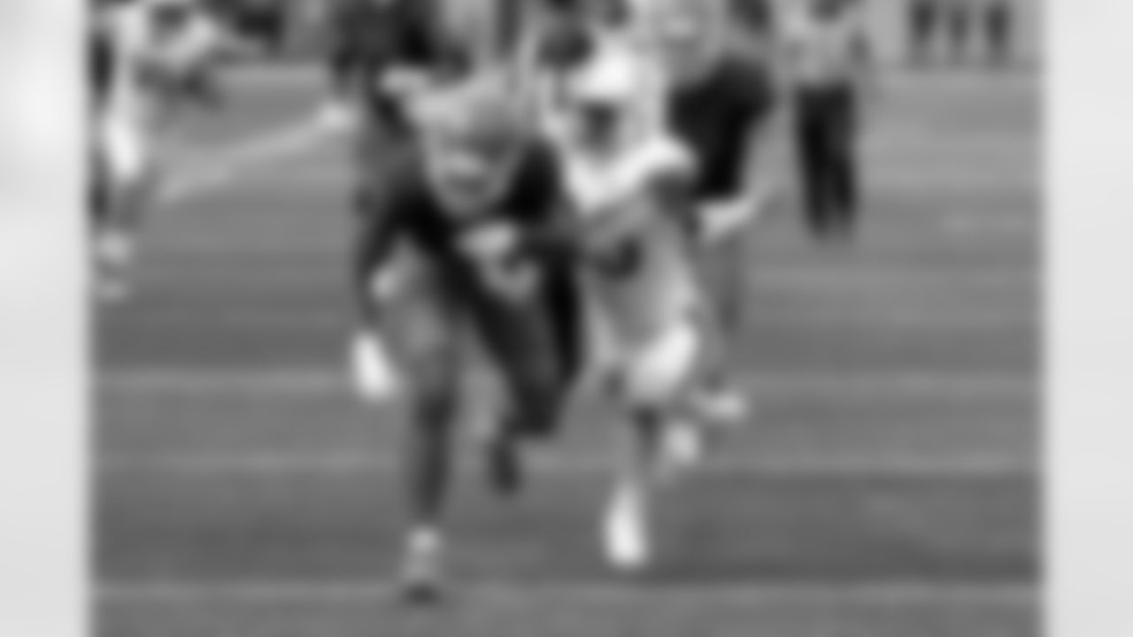 Check out photos of New Orleans Saints 3rd round draft pick Jonas Sanker,safety from Virginia, drafted 93rd overall in the 2025 NFL Draft.