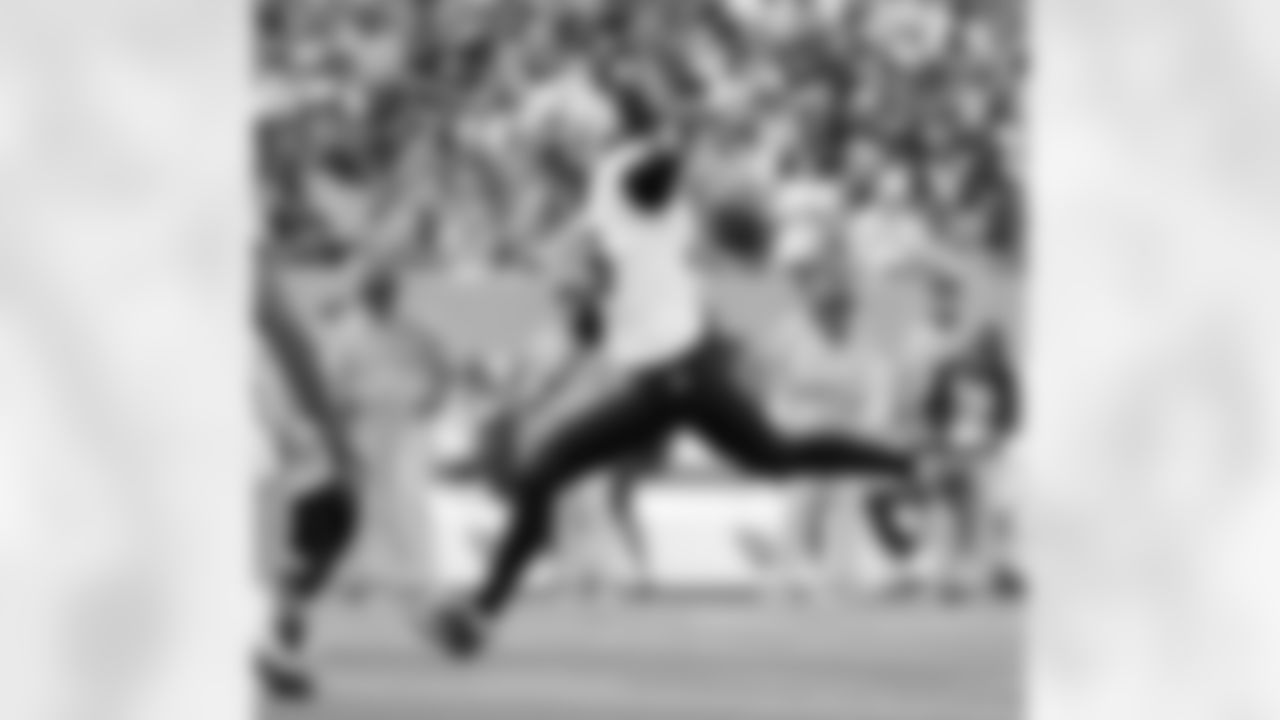 Check out the game action photos from the New Orleans Saints game against the Tennessee Titans for Week 17 of the 2025 NFL season on Dec. 28, 2025 at Nissan Stadium.