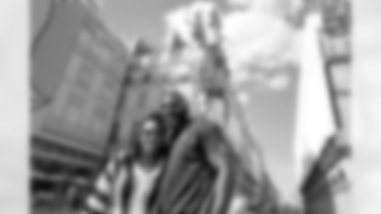 New Orleans Saints linebacker Demario Davis embraced French culture with a guided tour of Paris, visiting iconic landmarks like the Eiffel Tower, the Louvre Museum, Notre-Dame Cathedral of Paris, and more on Friday, July 11, 2025.