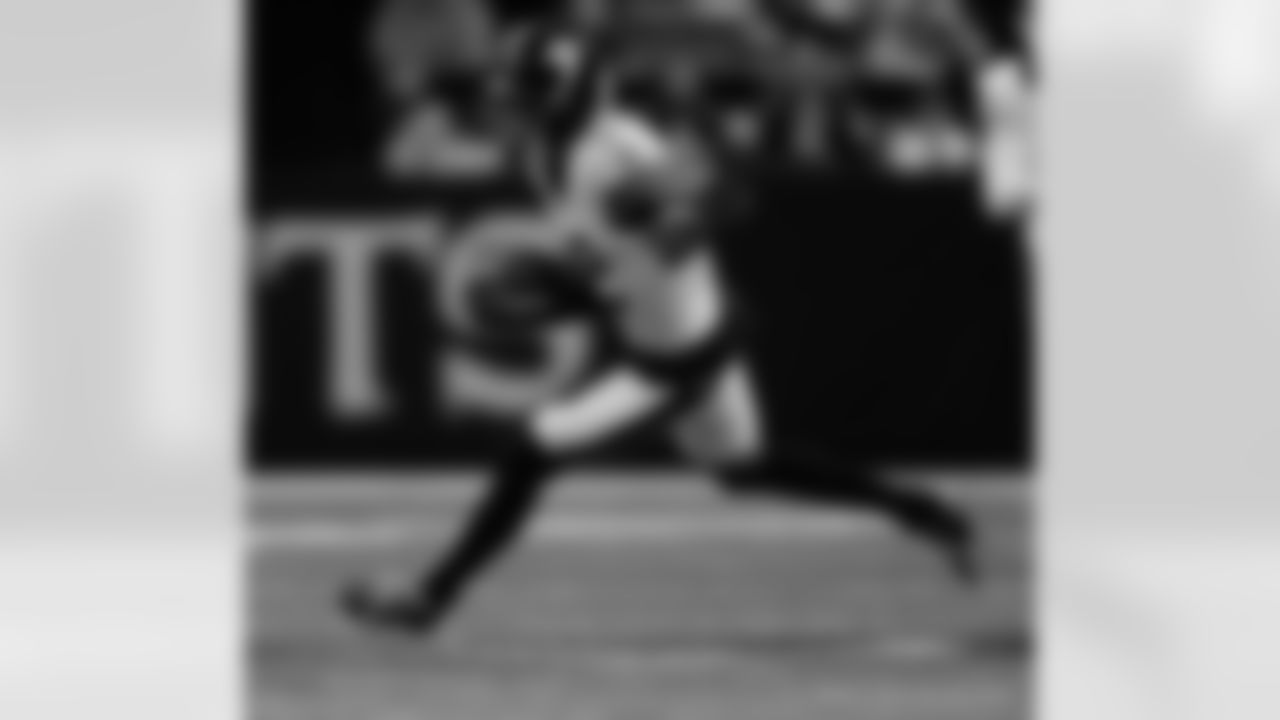 Check out the game action photos from the New Orleans Saints game against the New York Jets for Week 16 of the 2025 NFL season on Dec. 21, 2025 at the Caesars Superdome.