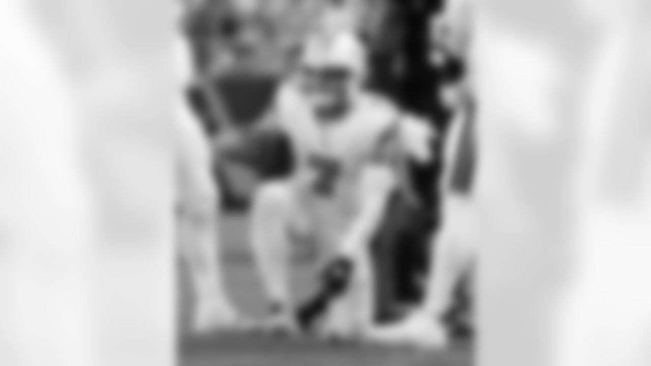 Check out the game action photos from the New Orleans Saints game against the Carolina Panthers for Week 10 of the 2025 NFL season on Nov. 9, 2025 at Bank of America Stadium.