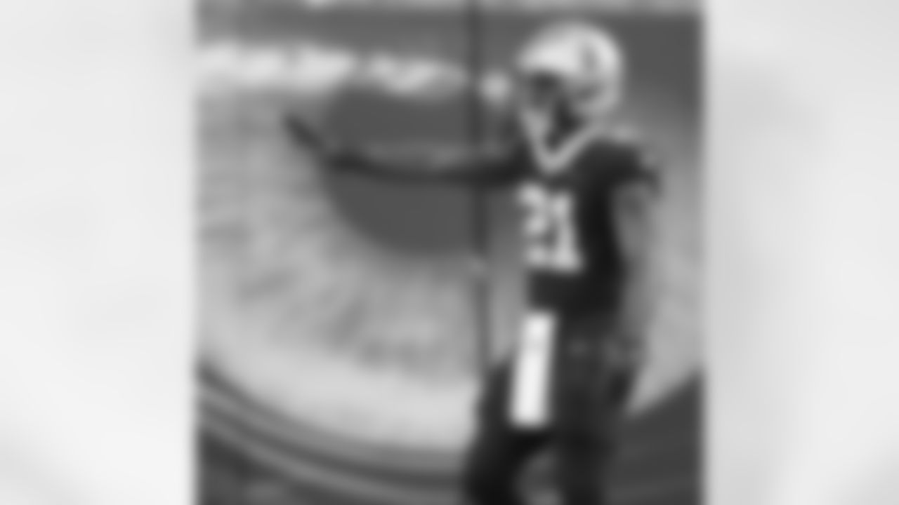Check out photos of New Orleans Saints running back Jamaal Williams in action throughout the 2023 NFL season.
