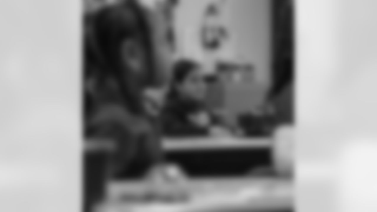 New Orleans Saints linebacker Demario Davis and his Devoted Dreamers Foundation teamed up with Ochsner to donate books and read to students during their Laureate Academy Book Fair on Tuesday, Dec. 9, 2025.