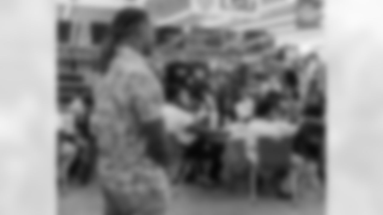 New Orleans Saints safety Justin Reid teamed up with Heroes of New Orleans for their annual holiday blitz shopping spree on Monday, Dec. 15, 2025.